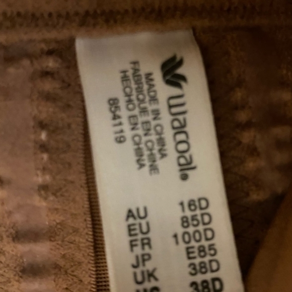 Wacoal Red Carpet brown, strapless bra. No straps. Size 38D - Picture 4 of 4